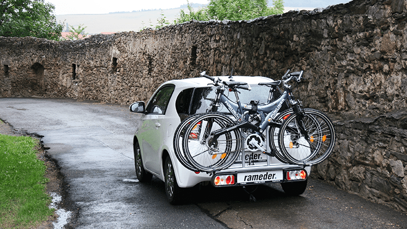 Bicycle carrier on towbar