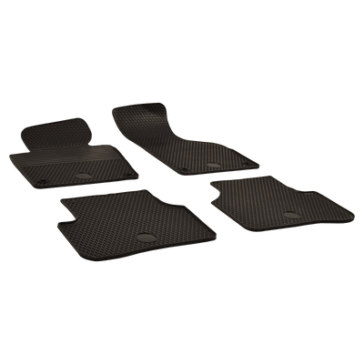 Rubber floor mats with oval clips